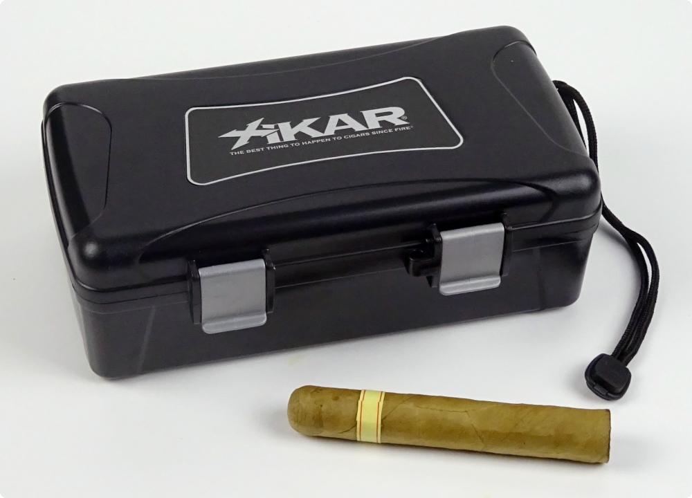 Reisehumidor Xikar 225xi ABS schwarz 18-24 Zigarren Akten Koffer mit Befeuchter 